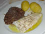 Bild 46/167: Fisch essen, Beilagen stehen lassen 